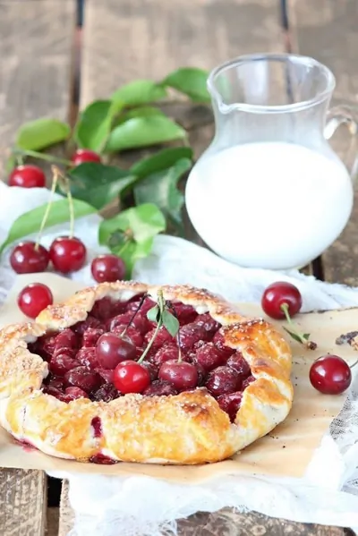 Мини-галеты с вишней для воскресного завтрака