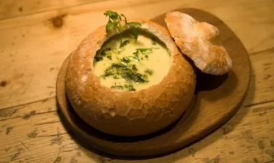 Сырный суп с брокколи и ветчиной от Ри Драммонд