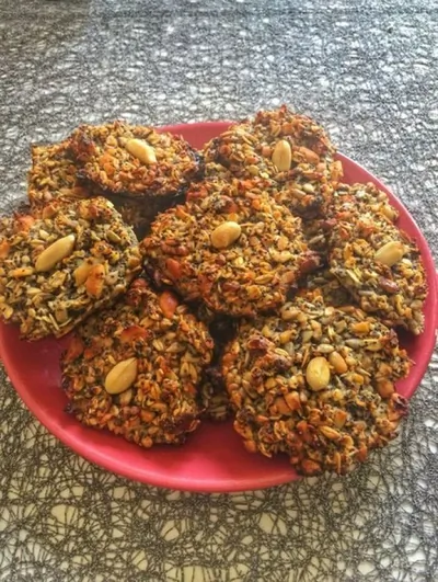 Диетическое печенье с орехами без муки и сахара