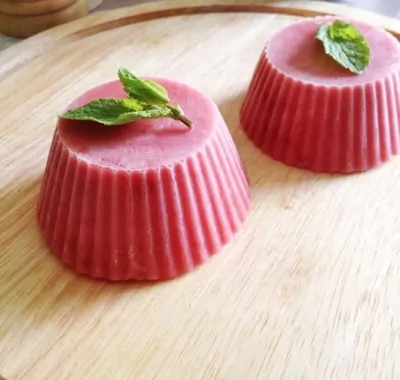 Клубнично-ревеневое мороженое