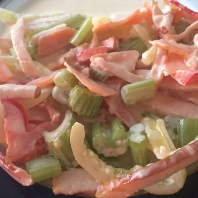 Салат из сельдерея с грудкой индейки