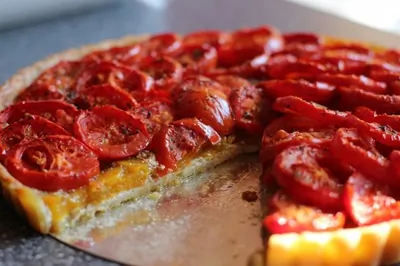 Тарт с помидорами и тыквой