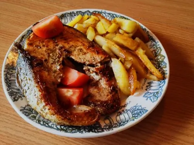 Жареный стейк форели в лимонном маринаде с розмарином