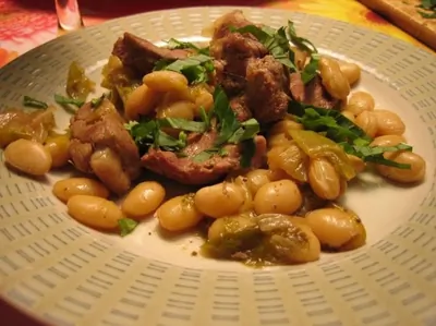 Баранина с фасолью и пореем