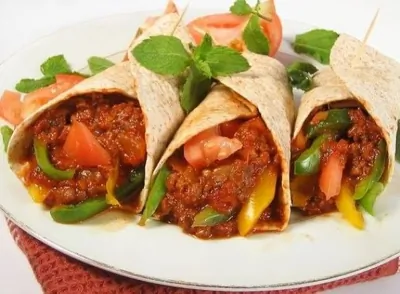 Острый буритос с мясом и фасолью