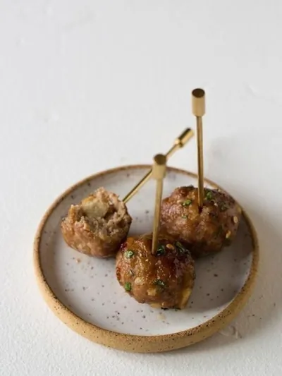 Чесночные фрикадельки с имбирем под сладким соусом