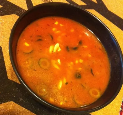 Пряный итальянский томатный суп с фасолью