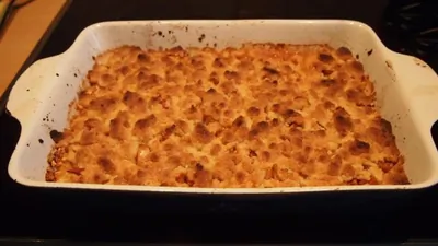 Яблочный крамбл с корицей и миндалем