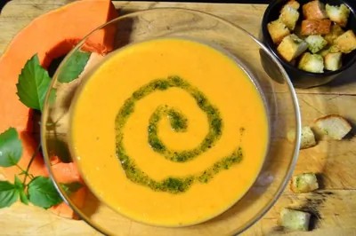 Крем-суп из тыквы с пшеничными сухариками