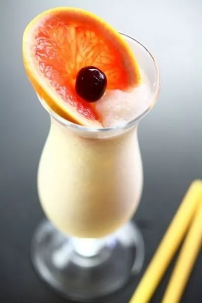 Коктейль «Золотая колада Акапулько» (Acapulco gold colada)