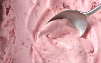 Клубничное мороженое