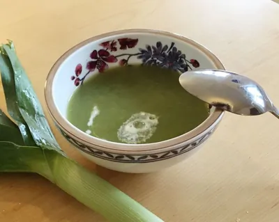 Суп из лука-порея и картофеля по рецепту Джулии Чайлд