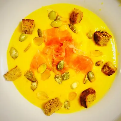 Тыквенный суп-пюре с прошутто