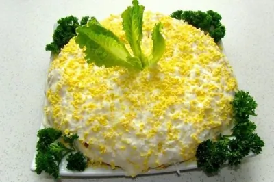 Салат «Мимоза» с сайрой