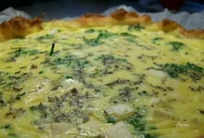 Пирог с травами, швейцарским сыром и фетой