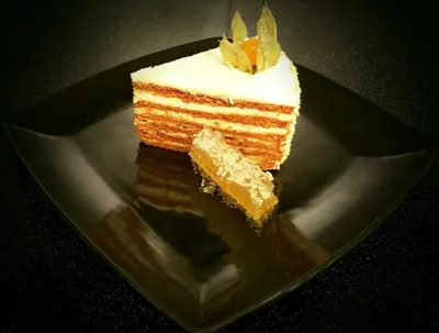 Медовик со сливками