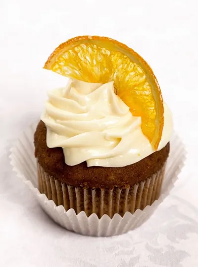 Капкейк со сливочно-апельсиновым кремом