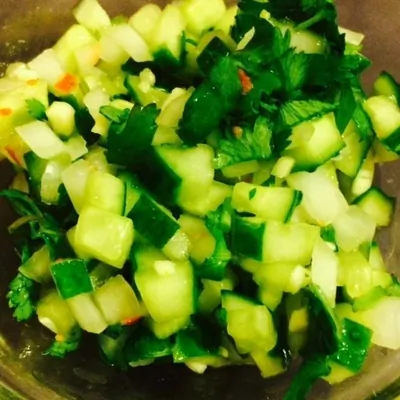 Острый огуречный салат по азиатски