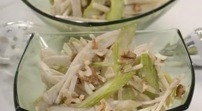 Салат «Вальдорф» с фенхелем