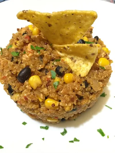 Киноа с индейкой по мексикански