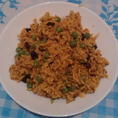 Рис с зеленым горошком (Масала хари матар пулау)