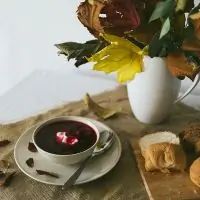 Вегетарианский суп со свеклой, морковью и кабачком