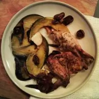 Куриные грудки, запеченные с овощами