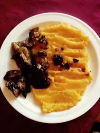 Жаренная свинина с тамариндом и пюре из батата