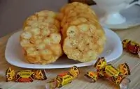 Колбаска из кукурузных палочек с ирисками