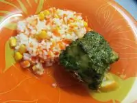 Рыба под пастой, запеченная на лимоне