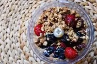 Смузи ягодный с мюсли
