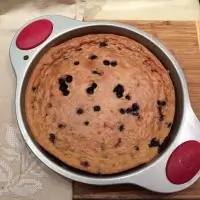 Клафути с замороженными ягодами и кокосовым молоком