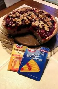 Песочный пирог с творогом и вишней