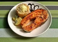 Стейки из семги и ризотто с лесными грибами и пармезаном