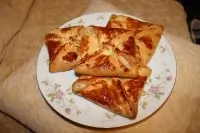 Слойки с творогом и бананом