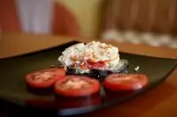 Запеченные баклажаны с креветками и рисом