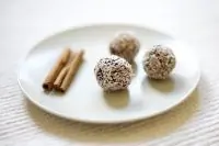 Вегетарианские шарики из сухофруктов