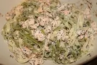 Феттучини с лососем в сливочном соусе