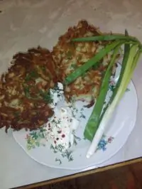 Картофельные драники со шпикачками