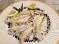 Дорада с розмарином запеченная в фольге