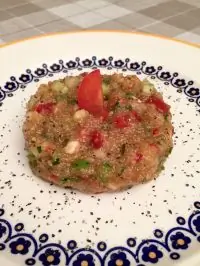 Салат из киноа со свежими овощами