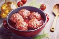 Ёжики в сметанном соусе — рецепт из детства