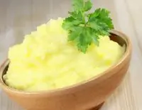 Картофельное пюре с базиликом