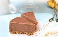 Шоколадный торт с кешью и финиками (без выпекания)