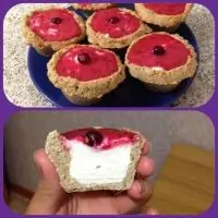 Корзиночки из овсяного теста с творожно-ягодной начинкой