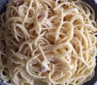 Паста карбонара с беконом и сливками