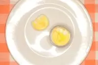 Болтунья в скорлупе