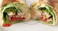 Ролл в тортилье с курицей