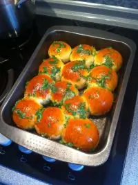 Красный борщ с пампушками