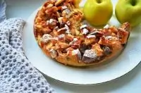 Хлебный пудинг из фруктов и черствого хлеба